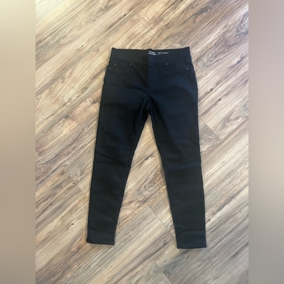 Amazon Essentials Women's Stretch Pull-On Jegging  sz 10 short - Picture 3 of 12